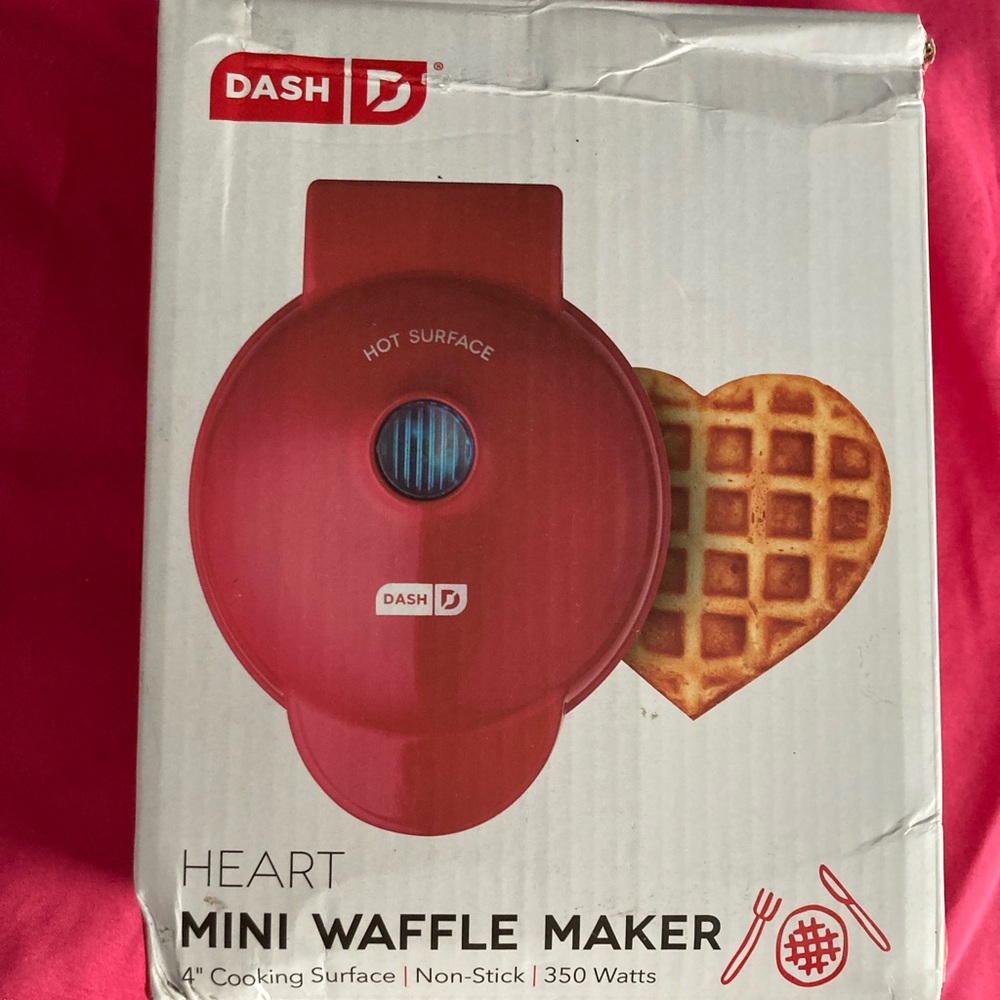 Mini waffle maker